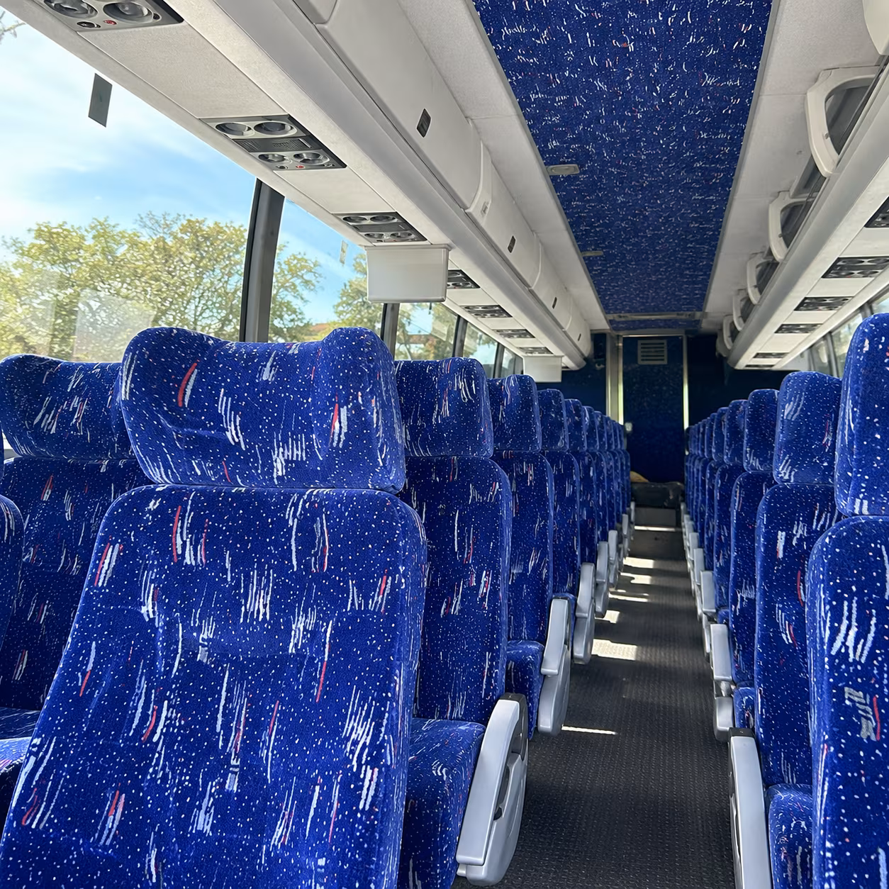 it s easy to reach des moines minneapolis and sioux falls with a charter bus from omaha