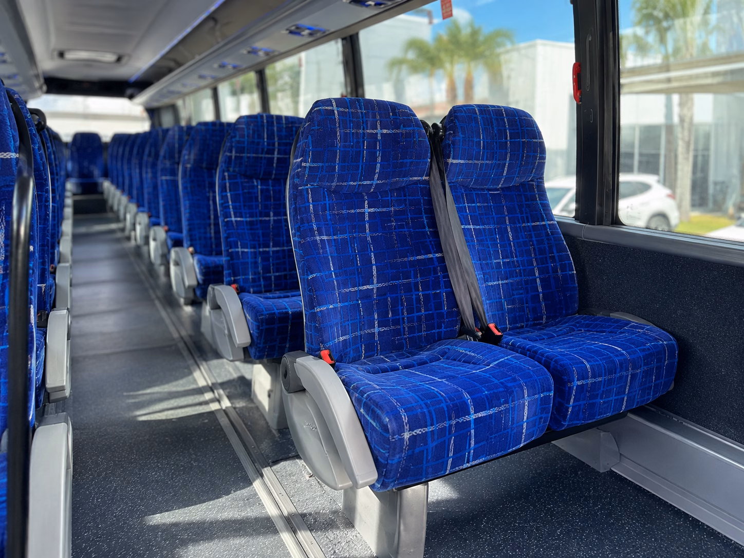 wedding guest shuttles to lauritzen gardens and the durham museum